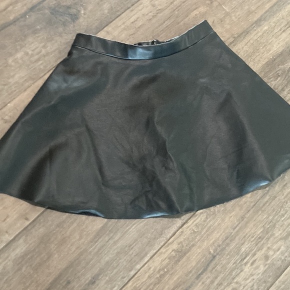 H&M Circle Mini Skirt - Picture 2 of 5